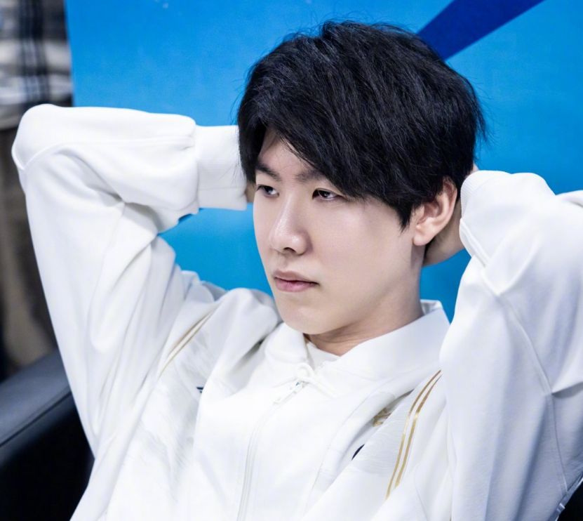 Uzi ： Doinb队在老年杯中没有明显的弱点，而水晶兄弟队在训练赛中没有可以赢的队伍。