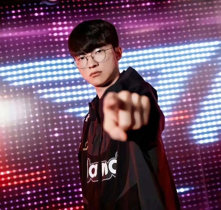 3DMAX 和 Astralis 晋级 IEM Cologne 2025 主舞台
