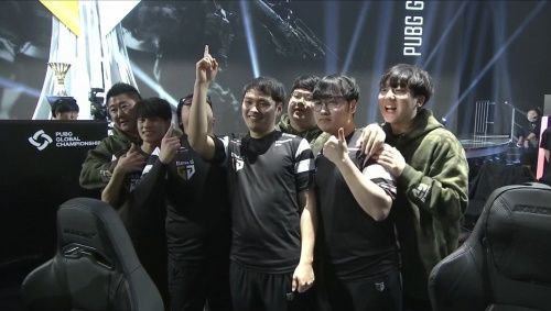 957奥恩无能为力 梦魇带球进场体系无往不利 BGM再度扳平比分